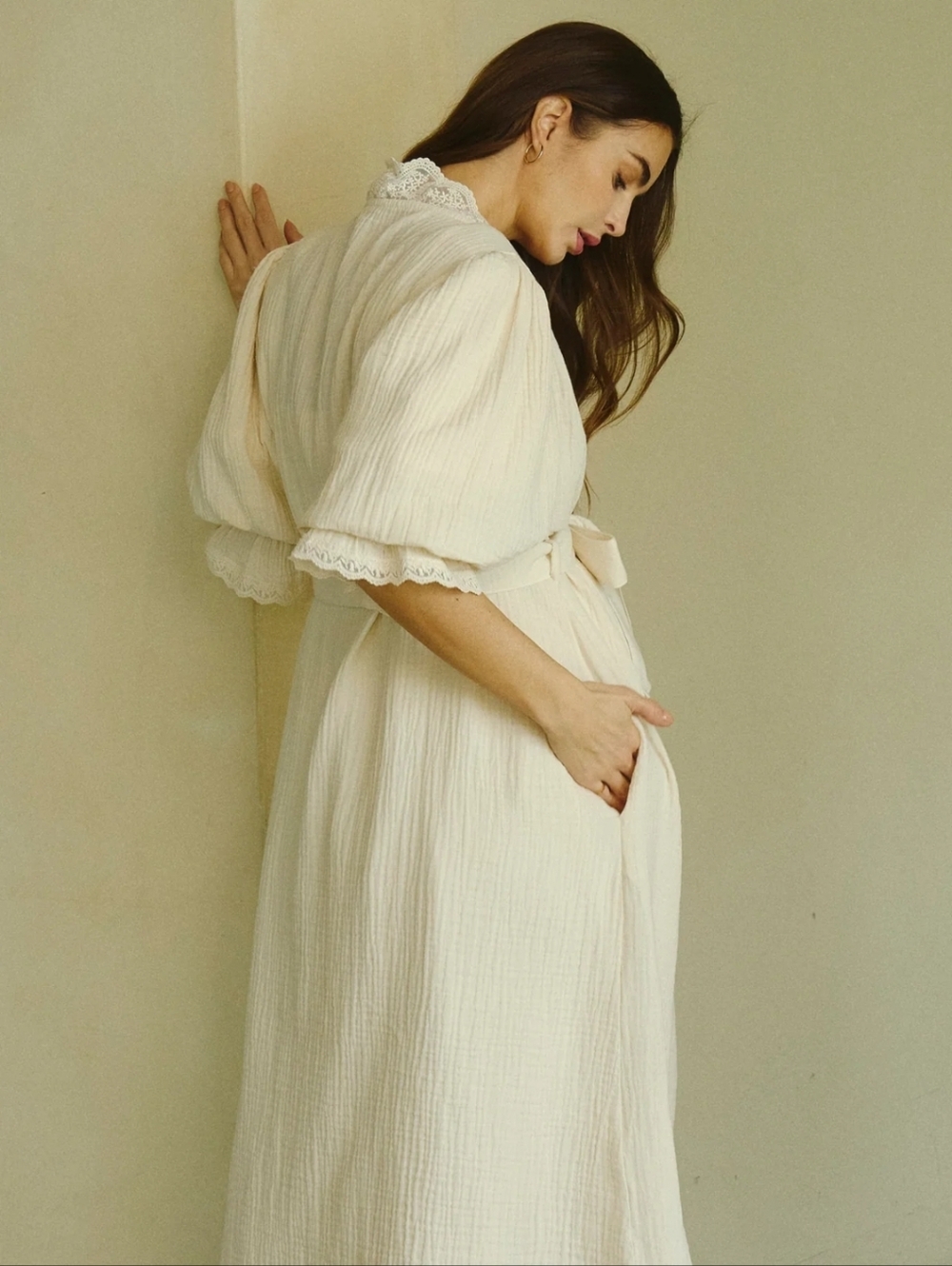 Nothing Fits But - Laced Muslin Robe - Picture 5 of 12